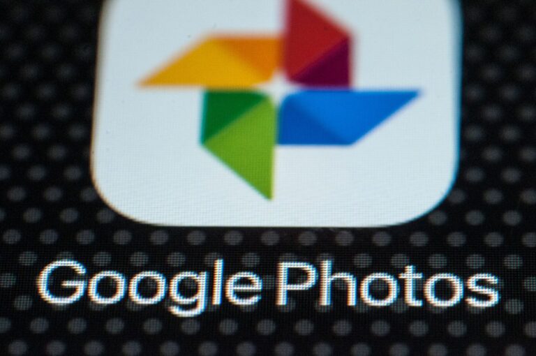 Google photos merges ai with classic searches to speed up