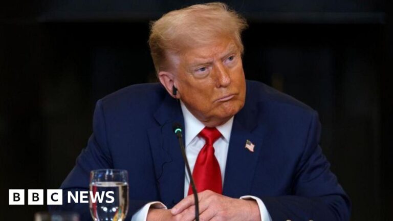 Trump threatens a 35% tariff on canadian goods
