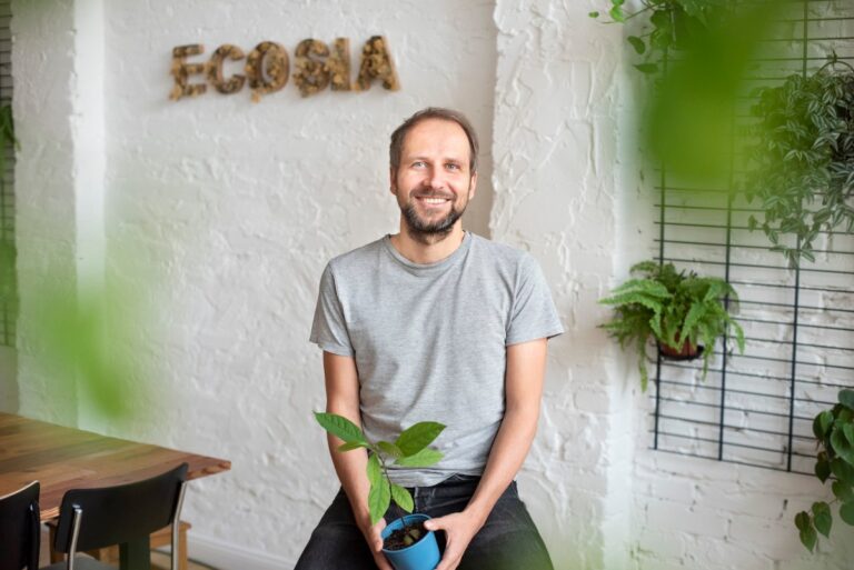 Ecosia offered to take Chrome's “stewardship.” And that's not a bad idea. Ecosia offered to take chrome's "stewardship." and that's not a