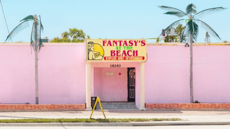 French photographers offer unexpected views of the United States through many strip clubs French photographers offer unexpected views of the united states through