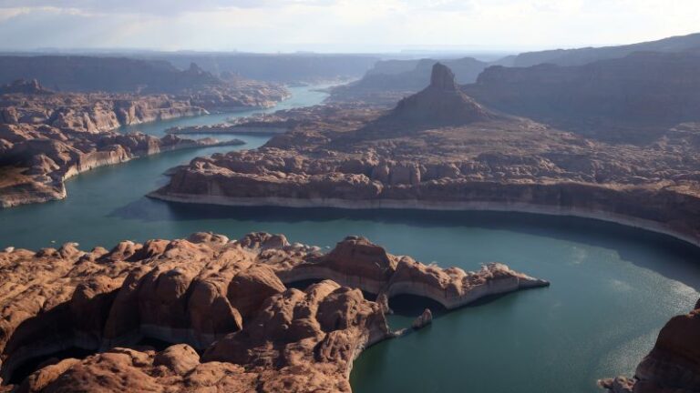 Lake Powell's total capacity is shrinking, the report shows Lake powell's total capacity is shrinking, the report shows