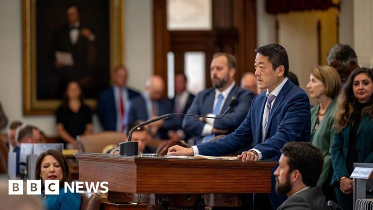 Texas House votes to approve Republican rezoning map Texas house votes to approve republican rezoning map