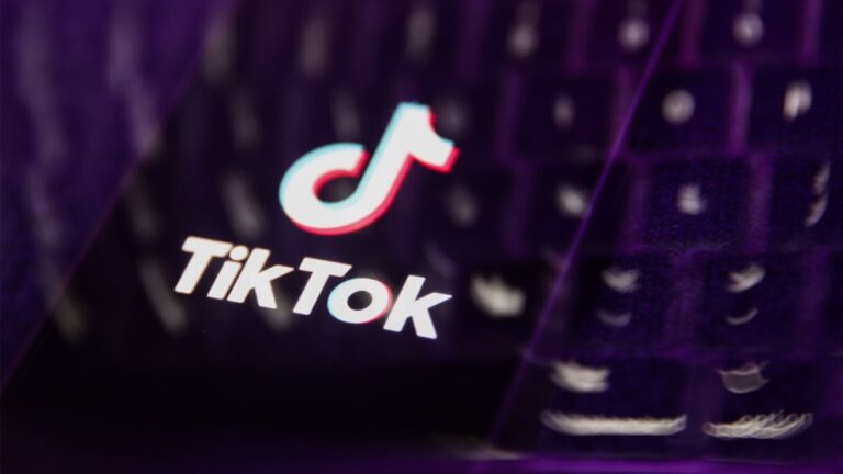 Tiktok now allows users to send voice memos and images via DMS Tiktok now allows users to send voice memos and images
