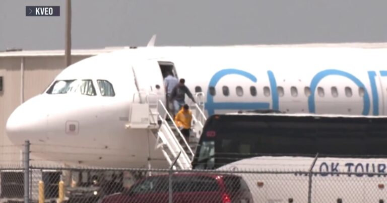 Federal judges block Trump's administrators. Because some children are deported Federal judges block trump's administrators. because some children are deported