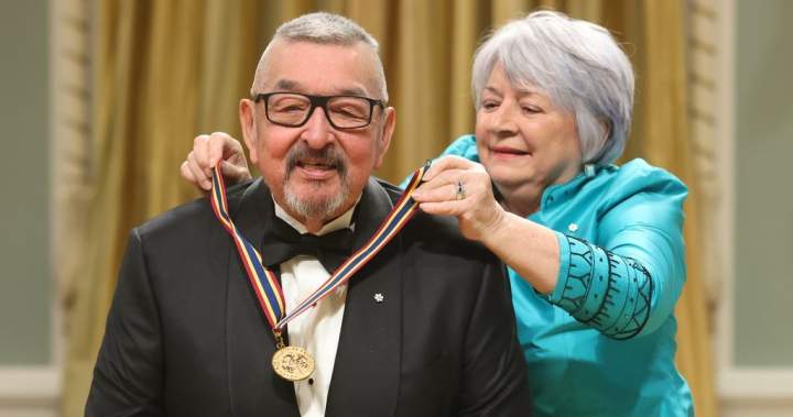 Graham Green, “Dancing with the Wolf” actor and Oscar nominee, died at age 73 Graham green, "dancing with the wolf" actor and oscar nominee,