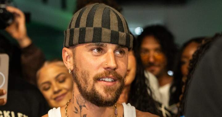 Justin Bieber will release his second surprise album in two months. “Swag II” Justin bieber will release his second surprise album in two