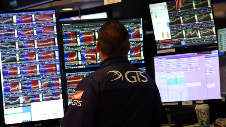 Invesco considers revenue portfolio strategy Invesco considers revenue portfolio strategy