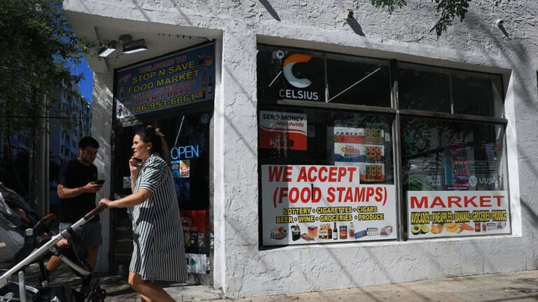 Supreme Court suspends SNAP benefit order to Trump administration Supreme court suspends snap benefit order to trump administration