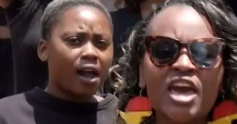 Women protest against gender violence in South Africa at G20 Women protest against gender violence in south africa at g20