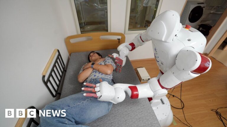 Japan faces a dementia crisis – can technology help? Japan faces a dementia crisis – can technology help?